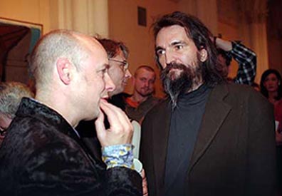Eno with the late local artist Timur Novikov (r) at the opening of Eno's installation ''Lightness'' in the Russian Museum in November 1997. Foto by Alexander Belenky/SPT
